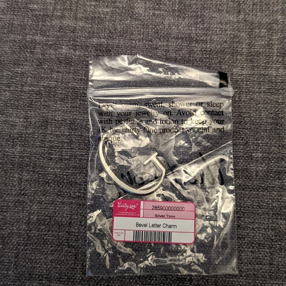 JK by Thirty One Jewelry Lot 5 items. - Picture 4 of 5